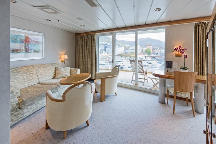 Hurtigruten MS Trollfjord Expedition Suite grand suite 2.jpg